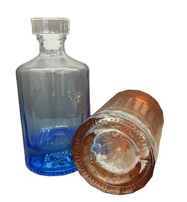 Glass Bottle for Whiskey Vodka Gin 500ml Capacity Mountain Design Spray Cap Included
