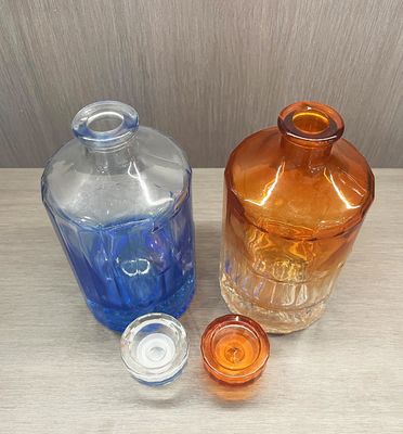 Glass Bottle for Whiskey Vodka Gin 500ml Capacity Mountain Design Spray Cap Included