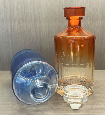 Glass Bottle for Whiskey Vodka Gin 500ml Capacity Mountain Design Spray Cap Included