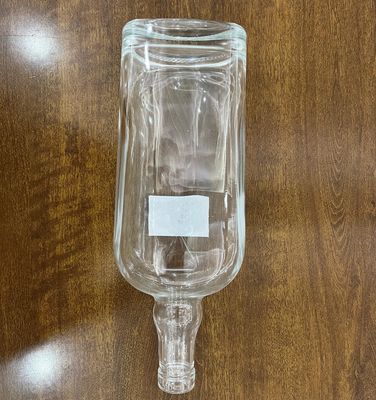 Supply 500ml 700ml 750ml Flint Glass Liquor Bottles for Customized Glass Vodka Bottles