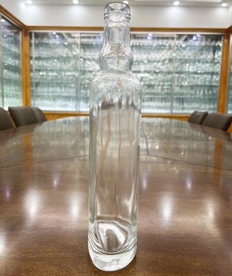 Supply 500ml 700ml 750ml Flint Glass Liquor Bottles for Customized Glass Vodka Bottles