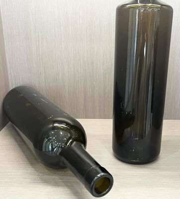 Clear Red Fruit Bordeaux Round 750ml Wine Bottles with Cork Caps Industrial Beverage