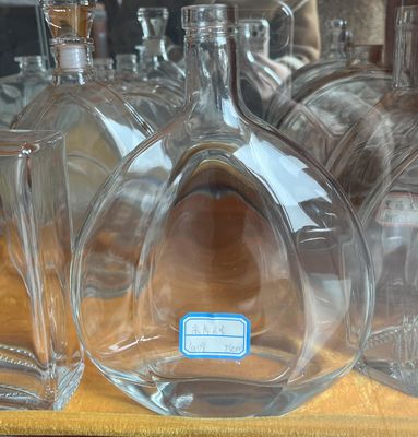 350ml 500ml 700ml 750ml Glass Bottle for Vodka Brandy Whiskey Sleek and Elegant Design