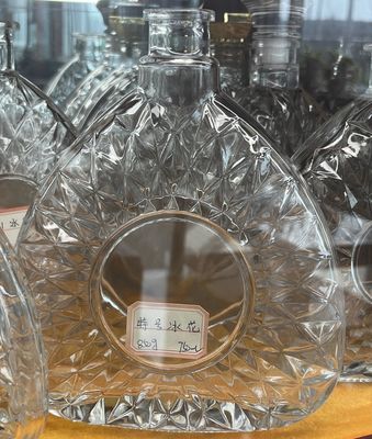 500ml 700ml Round Shape Clear Glass Wine Bottle for Beverage Whisky Rum Tequila Brandy