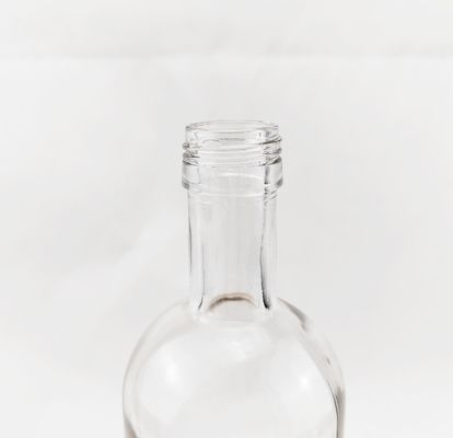 Clear 700ml Glass Bottles for Whiskey Production in Wine Manufacturing