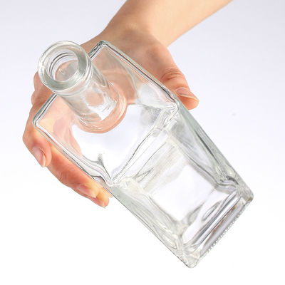 Transparent Square Glass Wine Bottles European Vodka Bottles 700mL Glass Collar SCREW CAP