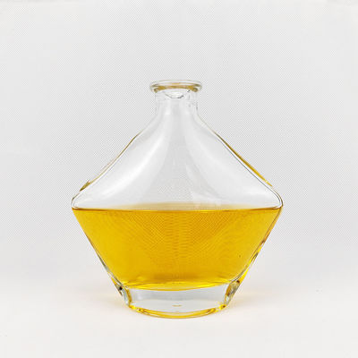 Simple and Elegant 750ML Glass Bottle for Brandy Made of Eco-friendly Glass Body