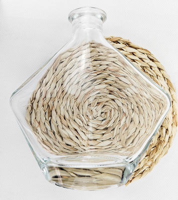 Simple and Elegant 750ML Glass Bottle for Brandy Made of Eco-friendly Glass Body