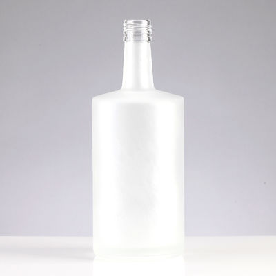 OEM/ODM Welcom Clear Glass 700ml Bottle for Brilliant Vodka and Dusse Liquor