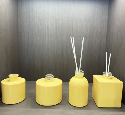 Body Material Glass Aromatherapy Bottles for Spot Round Colored Empty Reed Bottles
