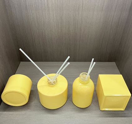 Body Material Glass Aromatherapy Bottles for Spot Round Colored Empty Reed Bottles