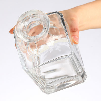OEM/ODM Welcome 2021 Amazon Square Whiskey Decanter 750ml Lead-free Glass Wine Bottle