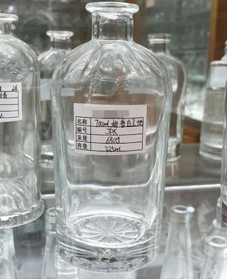 Acceptable Customer's Logo Glass Bottle for Empty Liquor Vodka Rum Gin Brandy Whiskey
