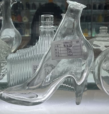 Acceptable Customer's Logo Glass Bottle for Empty Liquor Vodka Rum Gin Brandy Whiskey