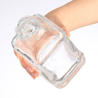Large Capacity Square Wine Bottle Made of Glass with Customized Logo and Transparent Design