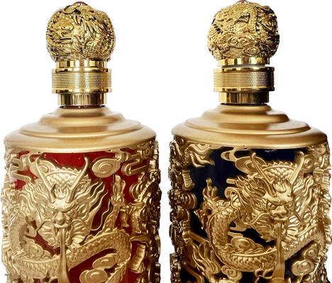 Capacity 200ml/300ml/500ml/750ml/1000ml Glass Bottle with Twelve Zodiac Relief Design