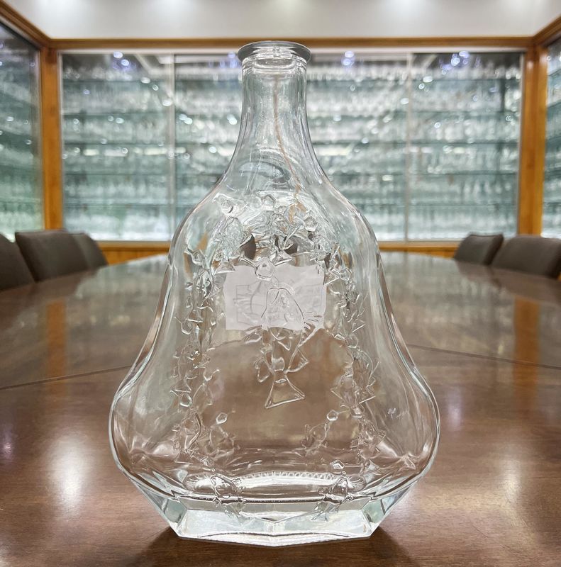 Carved Glass XO Bottle 700ml Glass Bottle Vodka Brandy Whiskey Decanter with Stopper