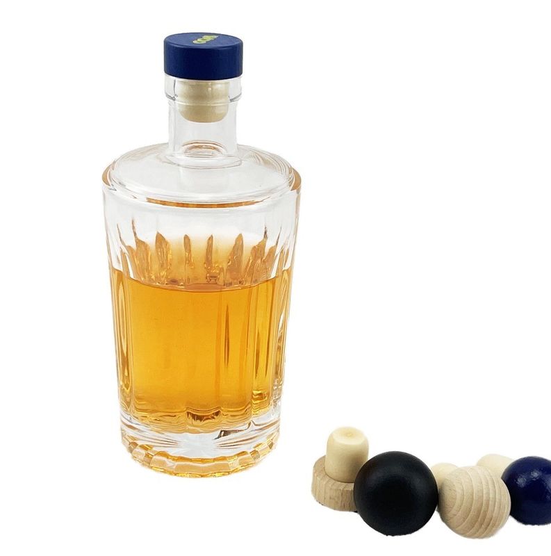 Acceptable Customer's Logo Unique Style 750ml Whiskey Glass Bottle for Beverages
